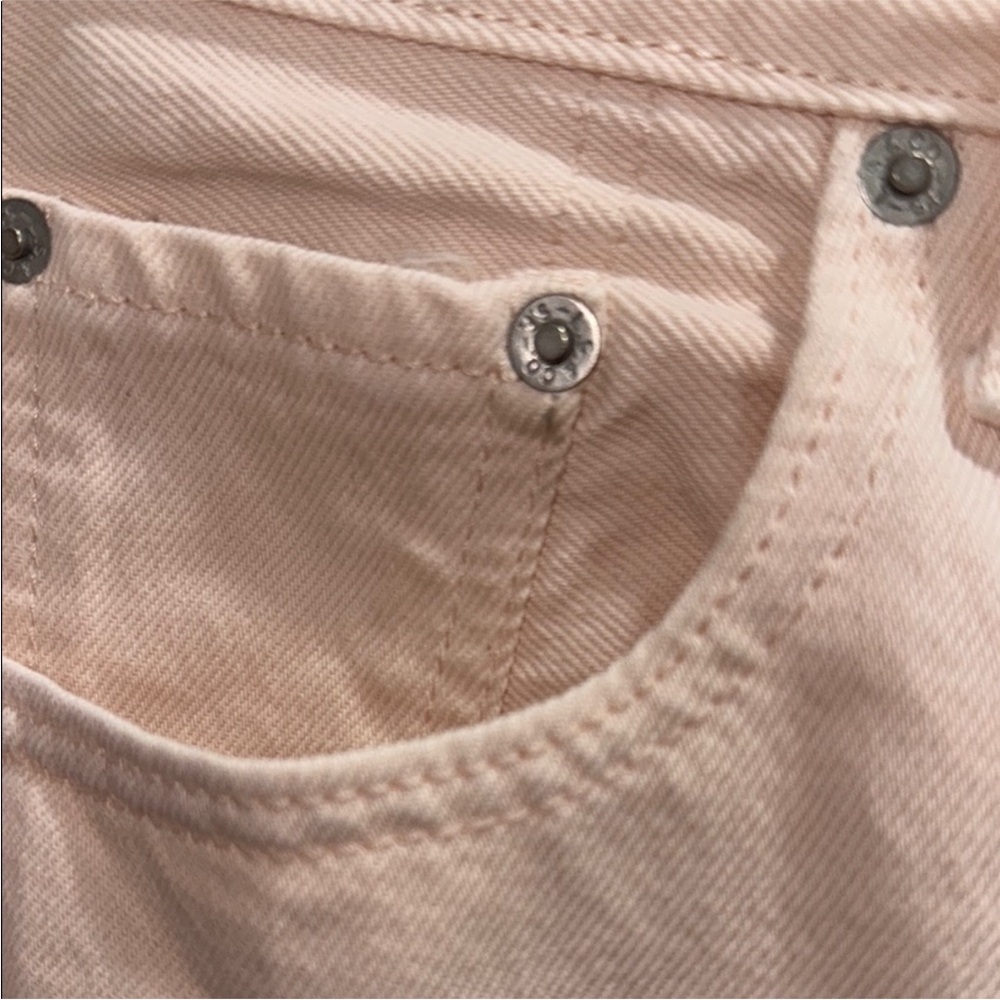 Levi's Women's Soft Peach  Cropped Jeans - Picture 4 of 8